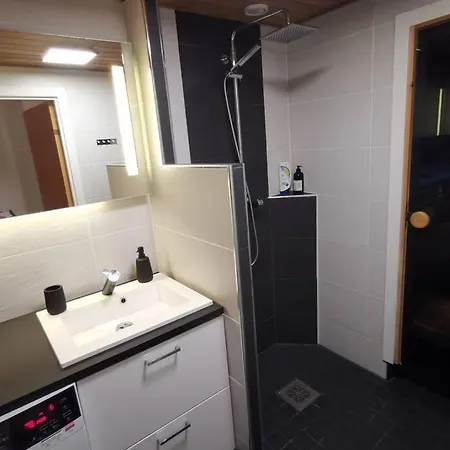 Cosy & Modern In Centre!